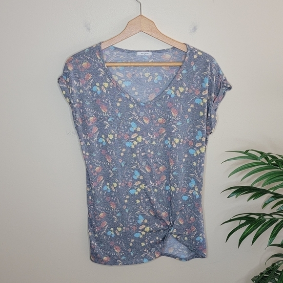 12PM by Mon Ami | Floral Short Sleeve Knotted Tee - Picture 1 of 6